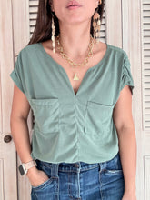 Cargar imagen en el visor de la galería, Camiseta Bolsillo Milán Verde