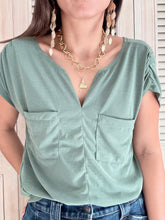 Cargar imagen en el visor de la galería, Camiseta Bolsillo Milán Verde