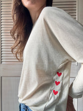 Cargar imagen en el visor de la galería, Camiseta Manga Larga Denver Bordado Corazones