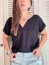 Cargar imagen en el visor de la galería, Camiseta Bolsillo Milán Negro