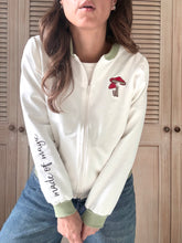 Cargar imagen en el visor de la galería, Chaqueta Bomber Jacket  Hongo Bordados
