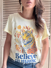 Cargar imagen en el visor de la galería, Básica Jaguar Amarillo Butter
