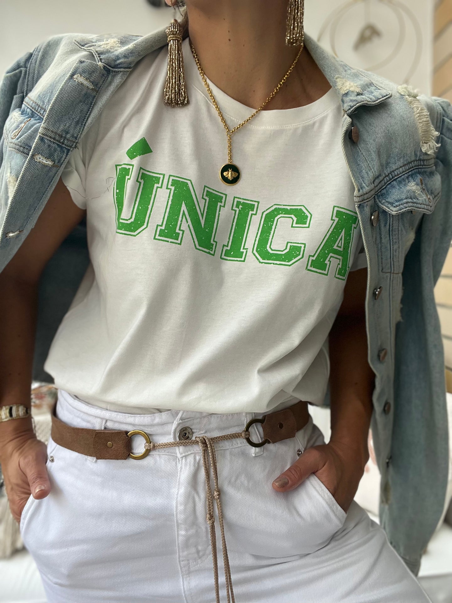 Única